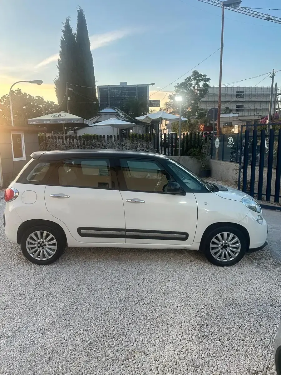 Usata Fiat 500L Living 84 CV (61 kW) 2015 Bianco Monovolume