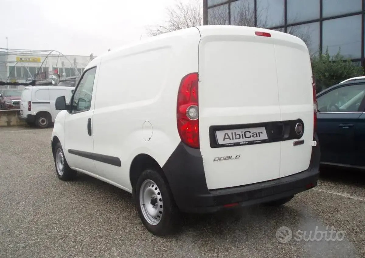 Usata Fiat Doblò 95 CV (69 kW) 2020 Bianco Monovolume