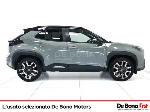 Usata Toyota Yaris Cross 131 CV (96 kW) 2024 Grigio SUV