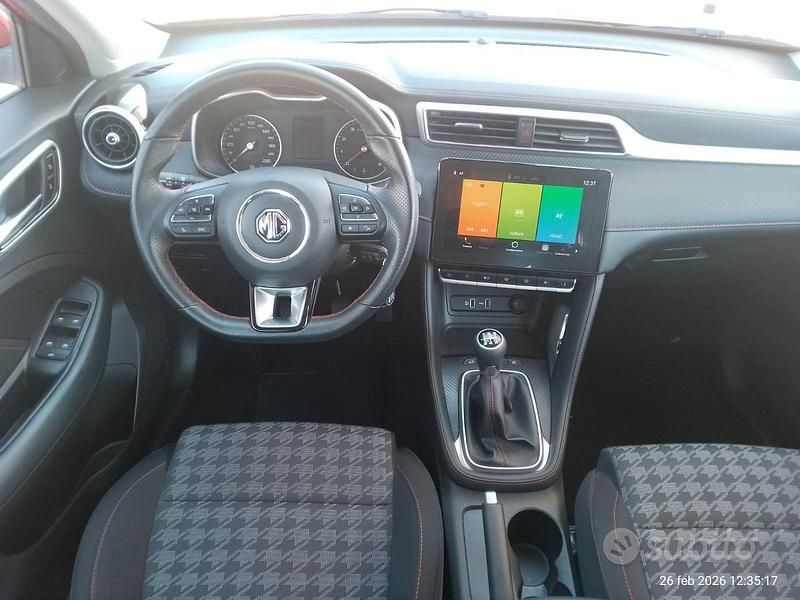 Usata MG ZS 106 CV (77 kW) 2023 Marrone SUV