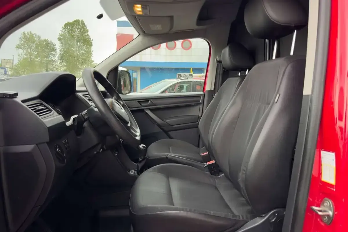 Usata VW Caddy 122 CV (89 kW) 2016 Rosso Monovolume
