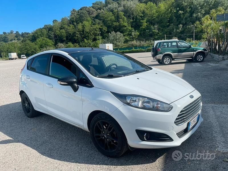Usata Ford Fiesta 75 CV (55 kW) 2016 Berlina