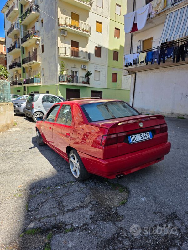 Usata Alfa Romeo 155 116 CV (85 kW) 1995 Rosso Berlina