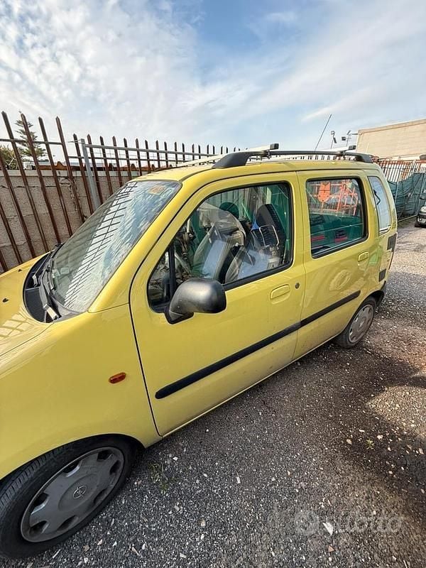 Usata Opel Agila 58 CV (42 kW) 2003 Giallo Utilitaria