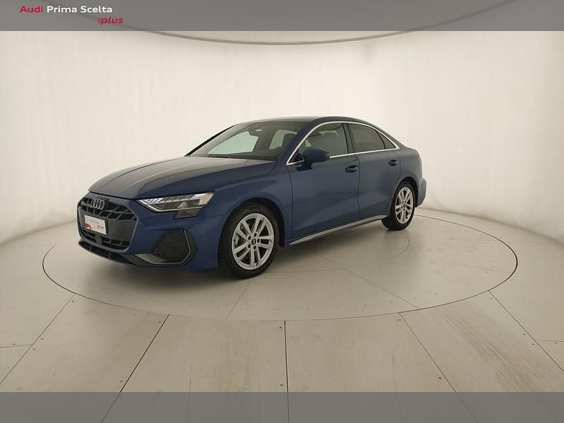 Blu ascari metallizzato Usata 2024 Audi A3 S-Line Tre volumi | 31.900 € (Buon prezzo) - Immagine 1/4