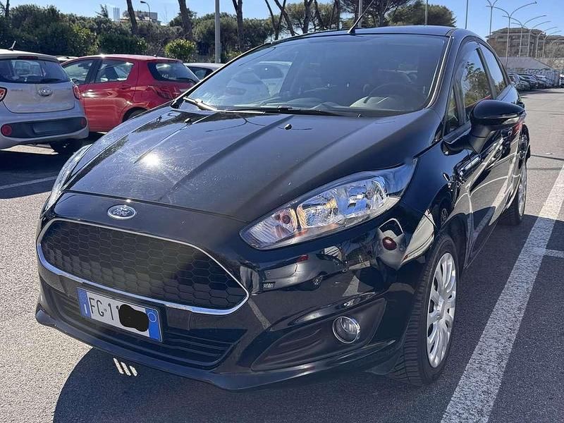 Usata Ford Fiesta 101 CV (74 kW) 2017 Nero Berlina