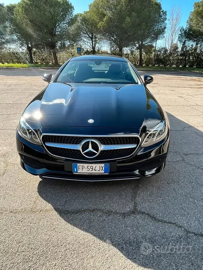 Usata Mercedes E220 194 CV (142 kW) 2018 Nero Coupé