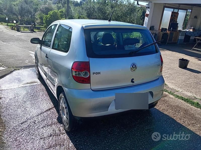 Usata VW Fox 70 CV (51 kW) 2008 Grigio Utilitaria