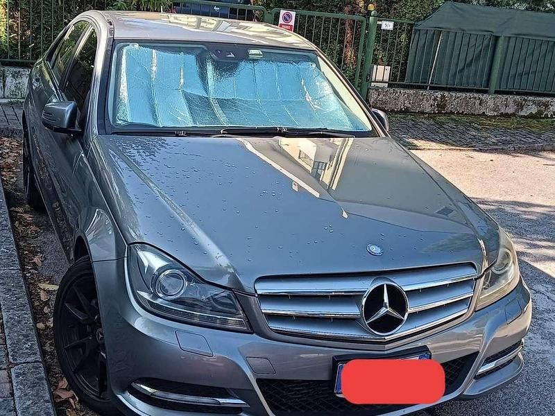 Grigio Usata 2012 Mercedes 200 Tre volumi | 10.200 € (Buon prezzo) - Immagine 1/4