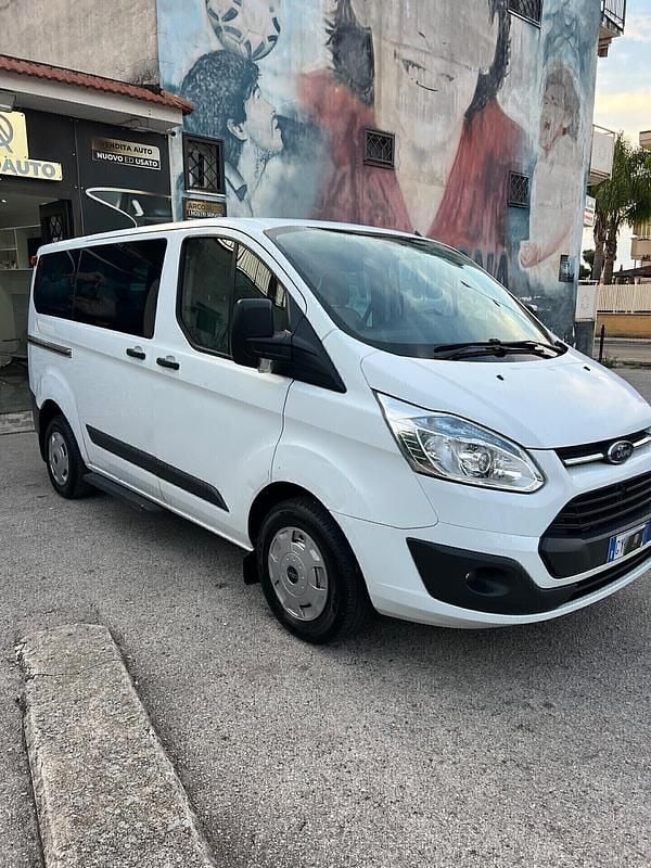 Usata Ford Transit Custom 131 CV (96 kW) 2016 Beige Monovolume