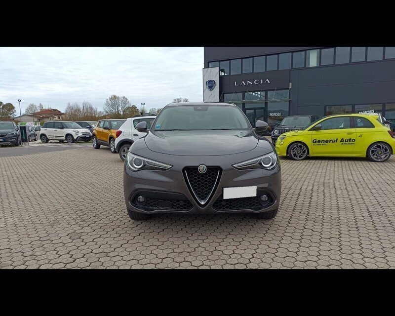 Usato 2018 Alfa Romeo Stelvio 2.1 Diesel 209 CV (29.500 €)