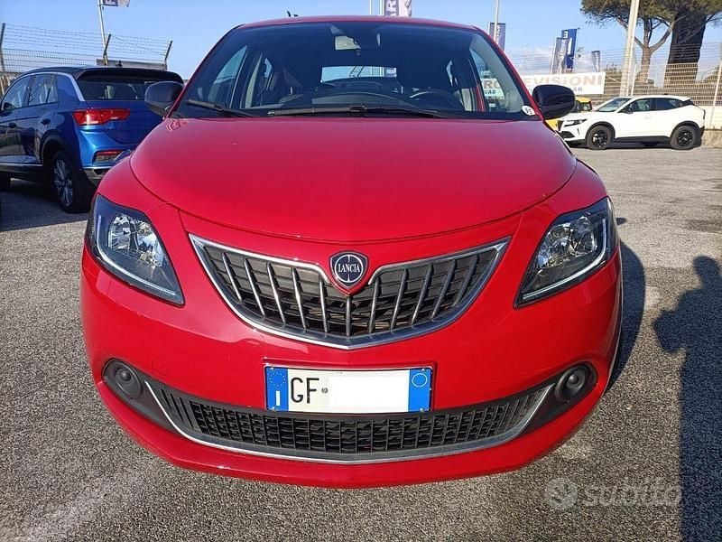 Usata Lancia Ypsilon Silver 69 CV (50 kW) 2021 Rosso Utilitaria