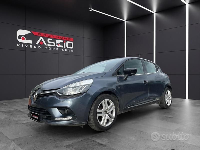 Grigio Usata 2018 Renault Clio IV Business Tre volumi | 9750 € (Buon prezzo) - Immagine 1/4