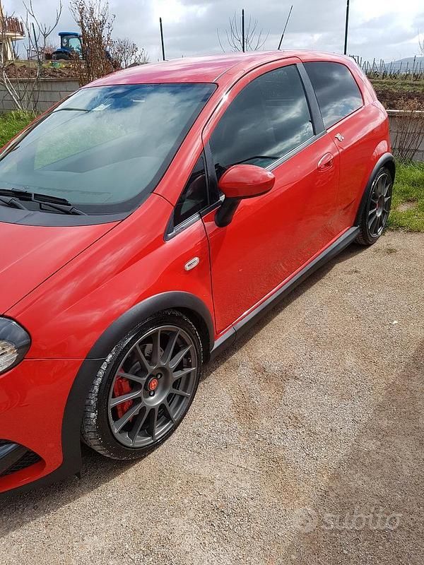 Usata Fiat Punto Abarth 179 CV (131 kW) 2009 Rosso Utilitaria