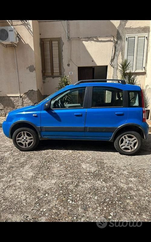 Usata Fiat Panda 4x4 2005 Blu Utilitaria