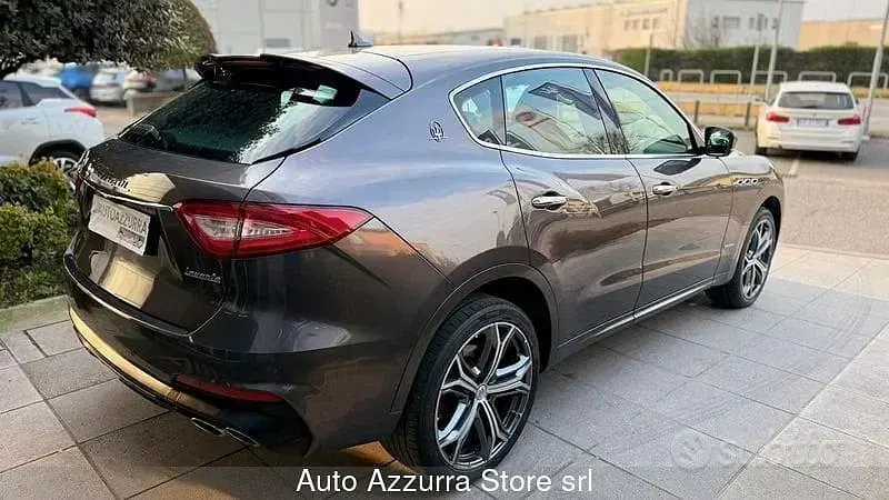 Usata Maserati Levante 275 CV (202 kW) 2020 Grigio SUV