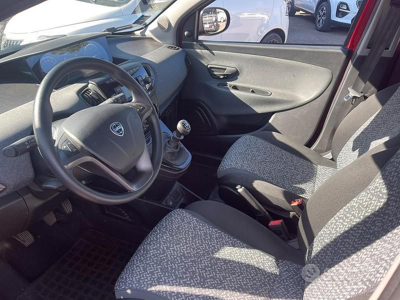 Usado Lancia Ypsilon S 71 HP (52 kW) 2022 Branco Citadino