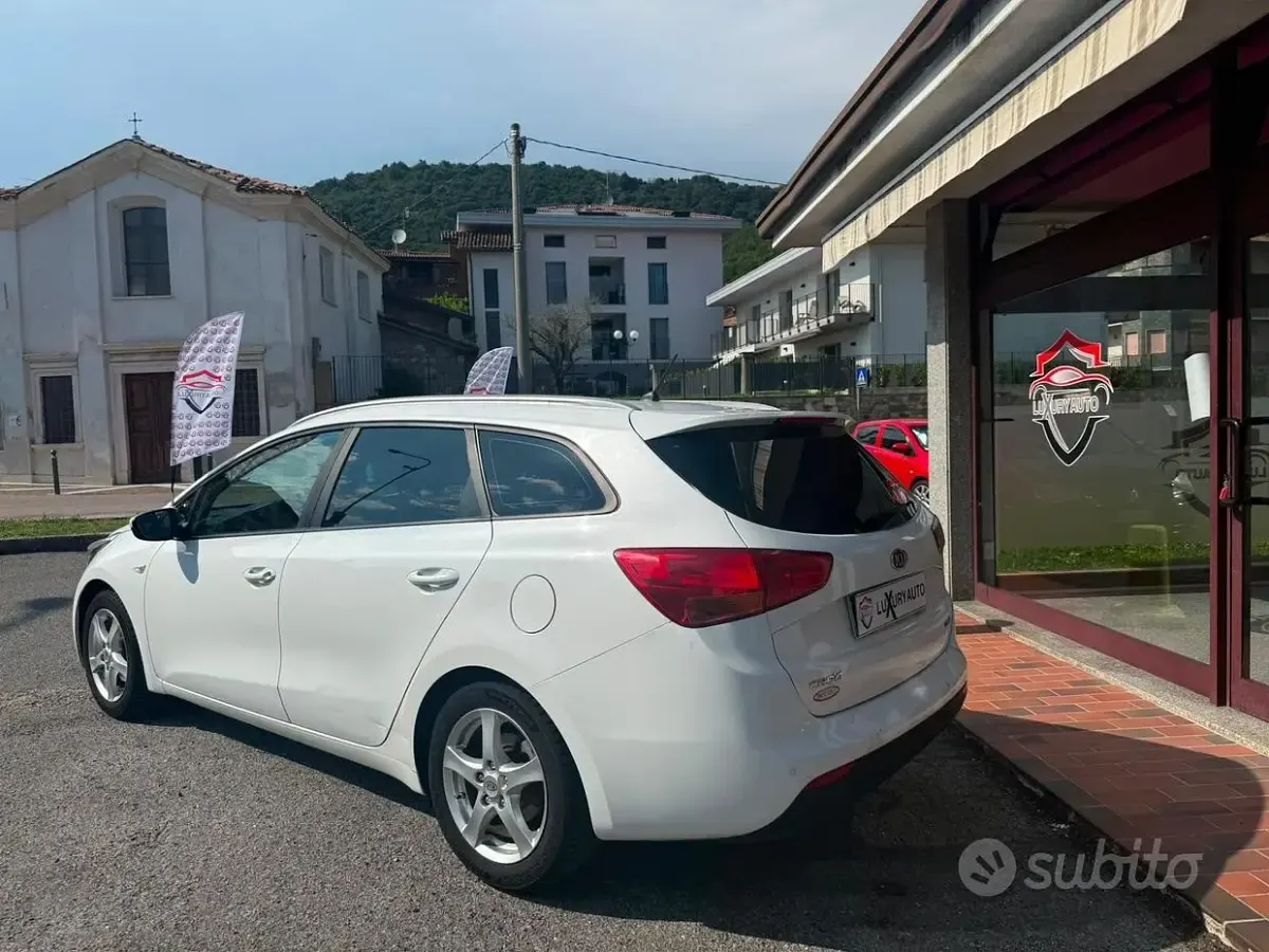 Usata Kia Ceed Sportswagon Active 110 CV (80 kW) 2016 Bianco Station wagon