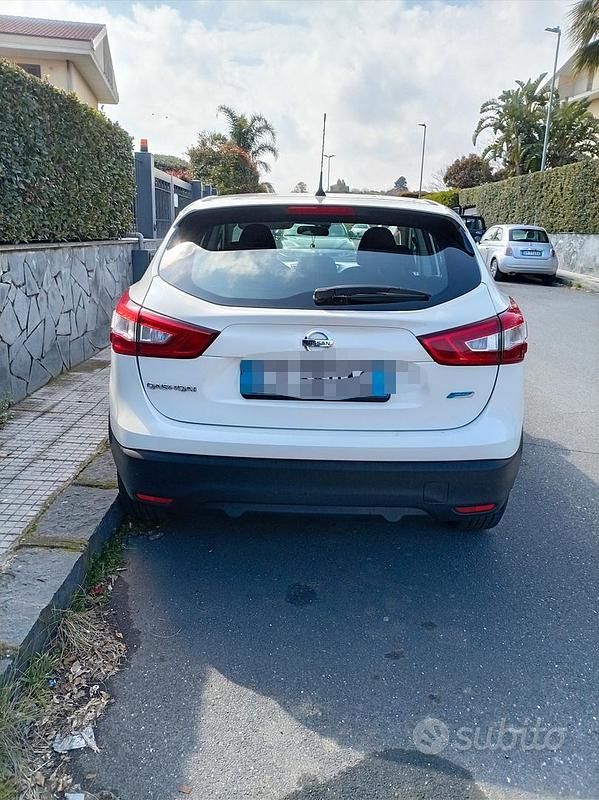 Usata Nissan Qashqai 110 CV (80 kW) 2015 Bianco SUV