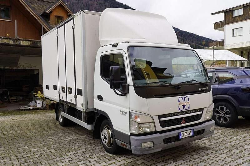 Usata Mitsubishi Canter 125 CV (91 kW) 2006 Furgone