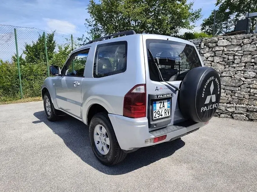 Usata Mitsubishi Pajero 116 CV (85 kW) 2004 Argento SUV