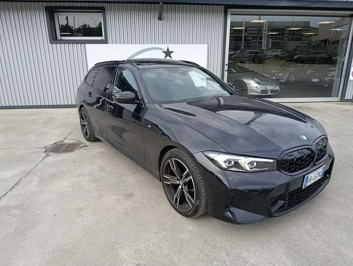 Usata BMW 318 M Sport 156 CV (114 kW) 2024 Nero Station wagon