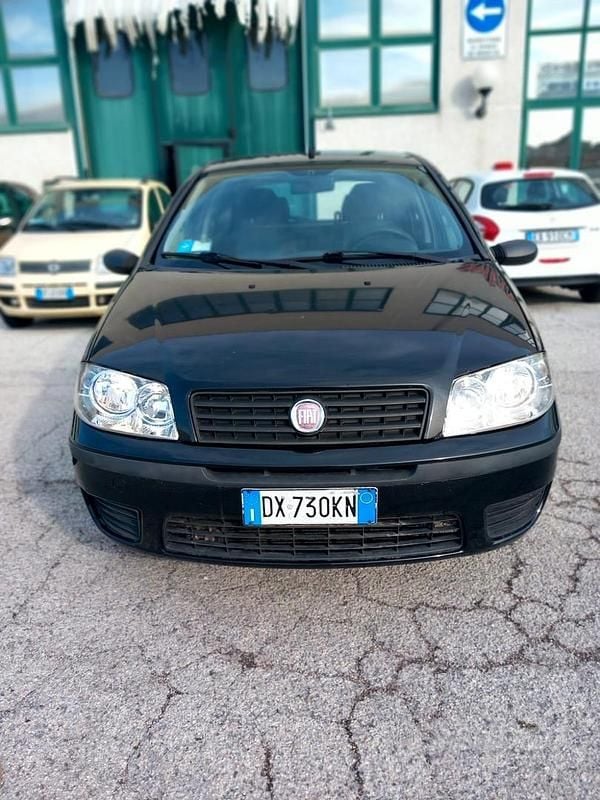 Nero Usata 2009 Fiat Punto Due volumi | 2700 € - Immagine 1/4