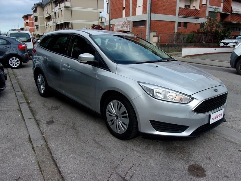 Usata Ford Focus 95 CV (69 kW) 2018 Argento Station wagon