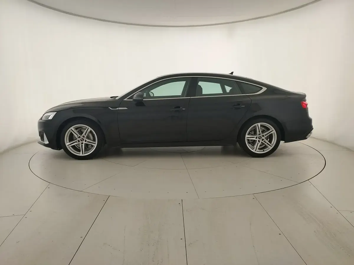 Nuova Audi A5 Sportback Advanced 204 CV (150 kW) 2025 Nero brillante Utilitaria