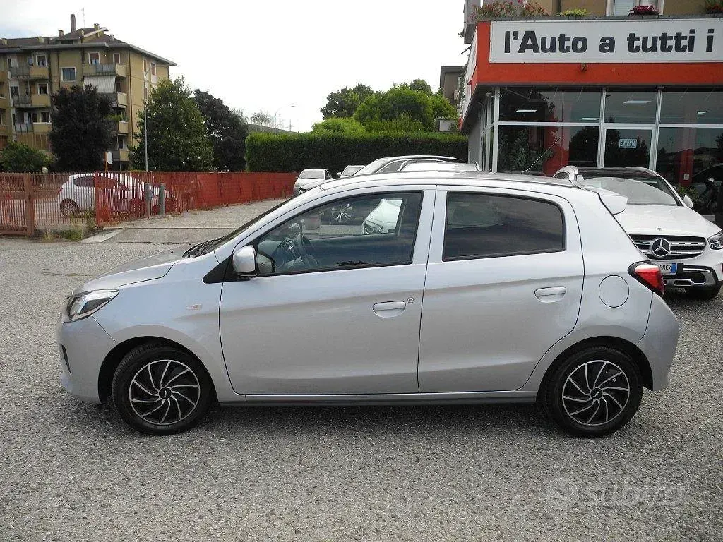 Usata Mitsubishi Space Star Intense 71 CV (52 kW) 2022 Grigio Utilitaria