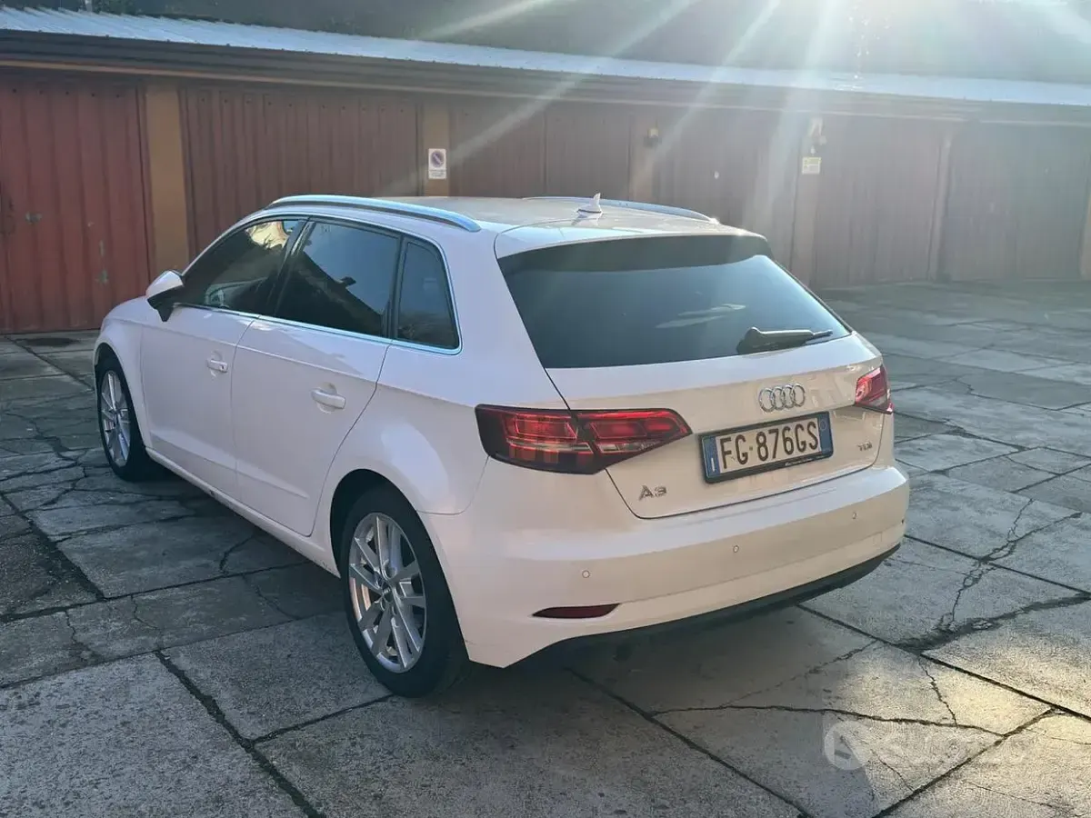 Usata Audi A3 Business 110 CV (80 kW) 2017 Bianco Berlina