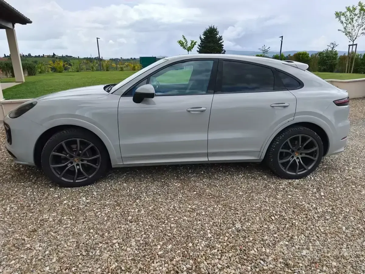 Usata Porsche Cayenne Platinum Edition 340 CV (250 kW) 2022 Grigio SUV