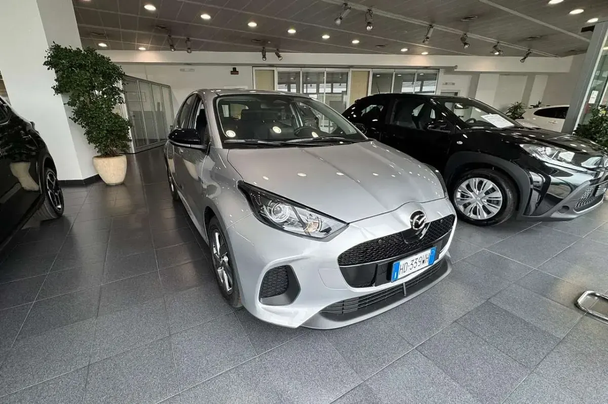 Nuova Mazda 2 Exclusive-Line 116 CV (85 kW) 2026 Stormy silver Utilitaria