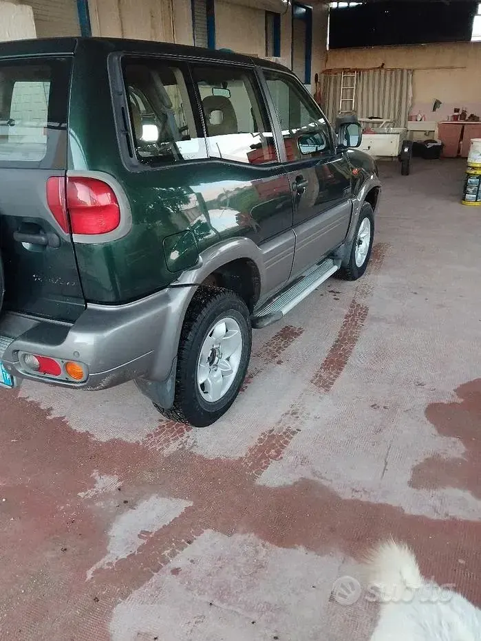 Usata Nissan Terrano 154 CV (113 kW) 2004 Verde SUV