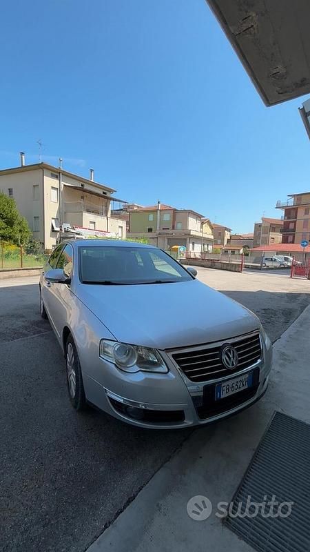 Usata VW Passat 140 CV (102 kW) 2008 Grigio Berlina