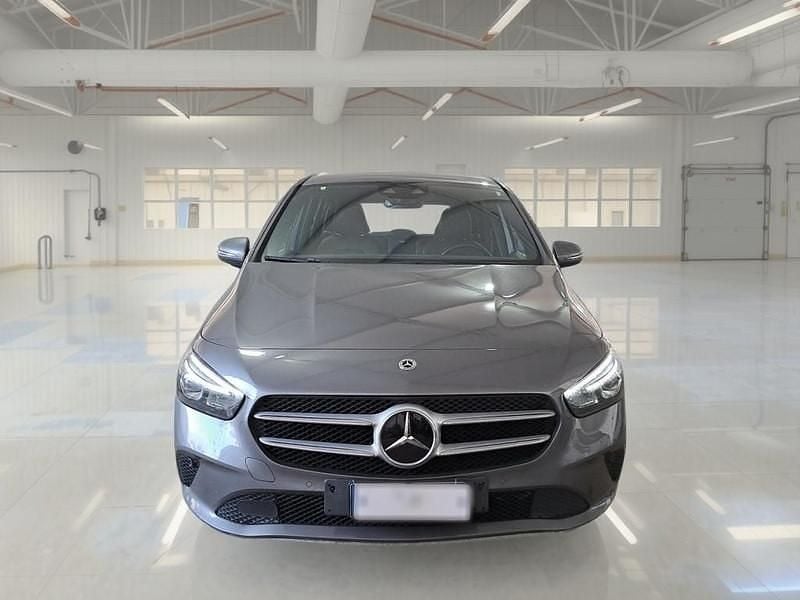 Usata Mercedes B250e Business 160 CV (117 kW) 2021 Grigio Monovolume