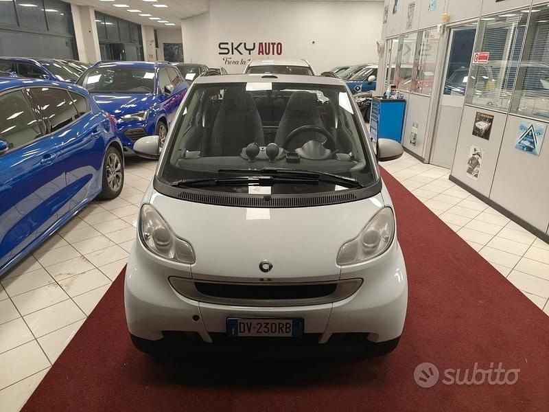 Bianco Usata 2009 Smart ForTwo Cabrio Passion Cabrio | 2990 € (Ottimo prezzo) - Immagine 1/4