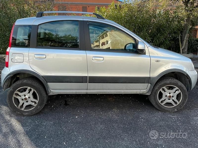 Usata Fiat Panda 4x4 Climbing 75 CV (55 kW) 2013 Grigio Utilitaria