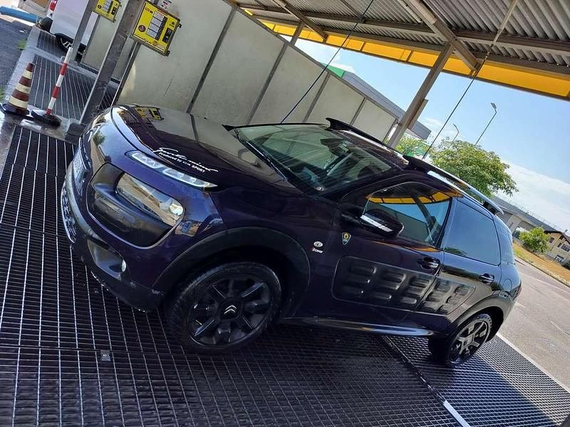 Lilla Usata 2016 Citroën C4 Feel SUV | 6499 € (Super prezzo) - Immagine 1/4