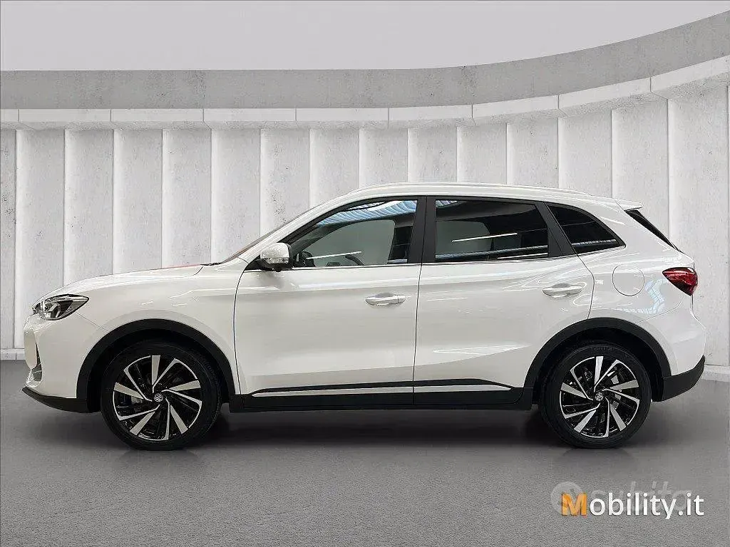 Nuova MG ZS Luxury 197 CV (144 kW) 2026 Bianco SUV