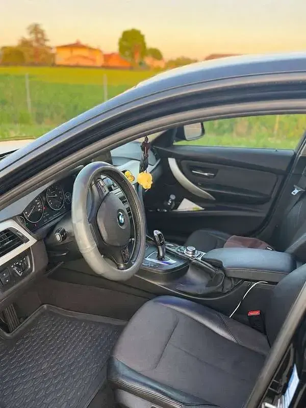 Usata BMW 320 190 CV (139 kW) 2016 Nero Berlina