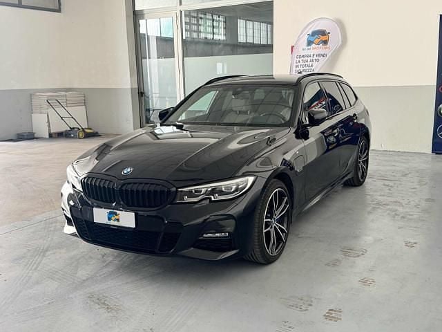 Usata BMW 330e M Sport 292 CV (214 kW) 2021 Nero Station wagon