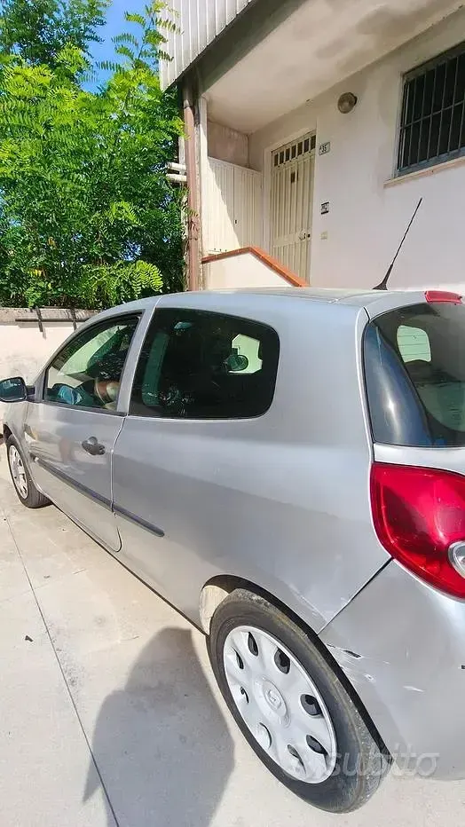 Usata Renault Clio 2006 Grigio Utilitaria