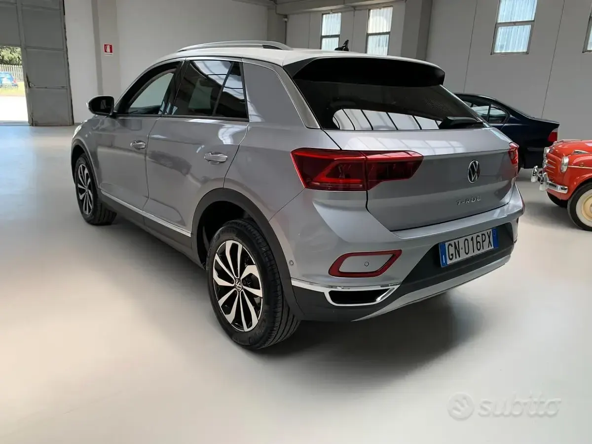 Usata VW T-Roc Style 150 CV (110 kW) 2023 Grigio SUV