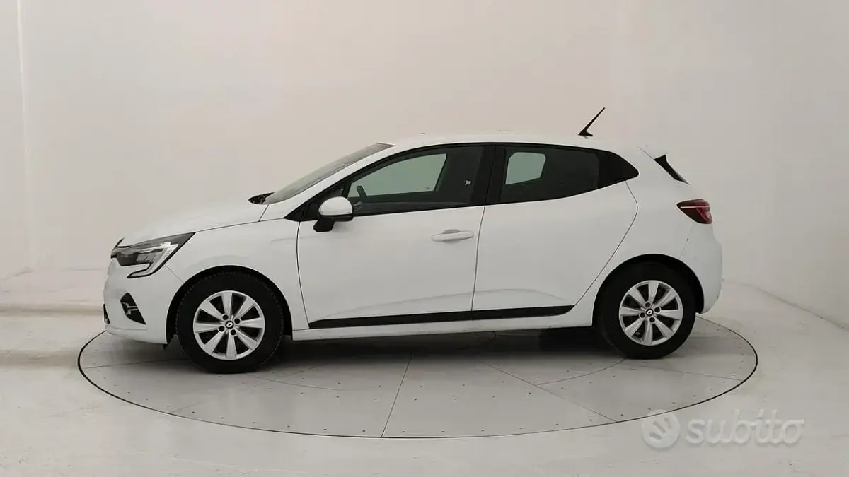 Occasion Renault Clio V Business 86 PK (63 kW) 2021 Wit Sedan