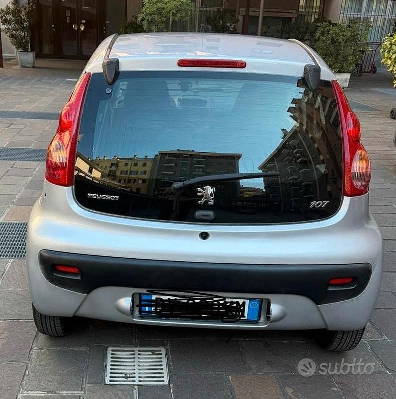 Occasion Peugeot 107 68 ch (50 kW) 2005 Gris Citadine