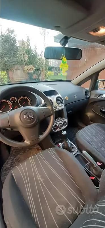 Usata Opel Corsa 80 CV (58 kW) 2007 Grigio Utilitaria