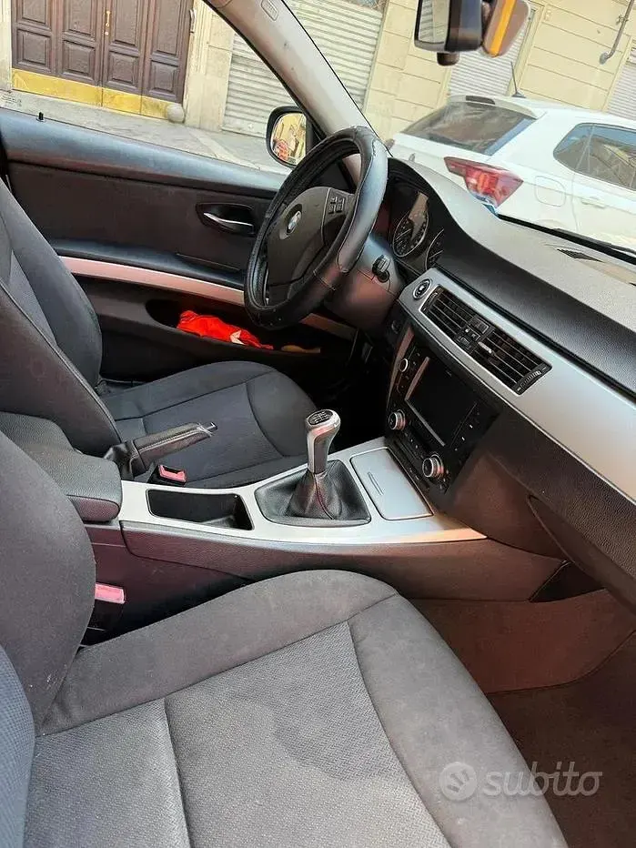 Usata BMW 320 Sport Line 177 CV (130 kW) 2009 Grigio Berlina