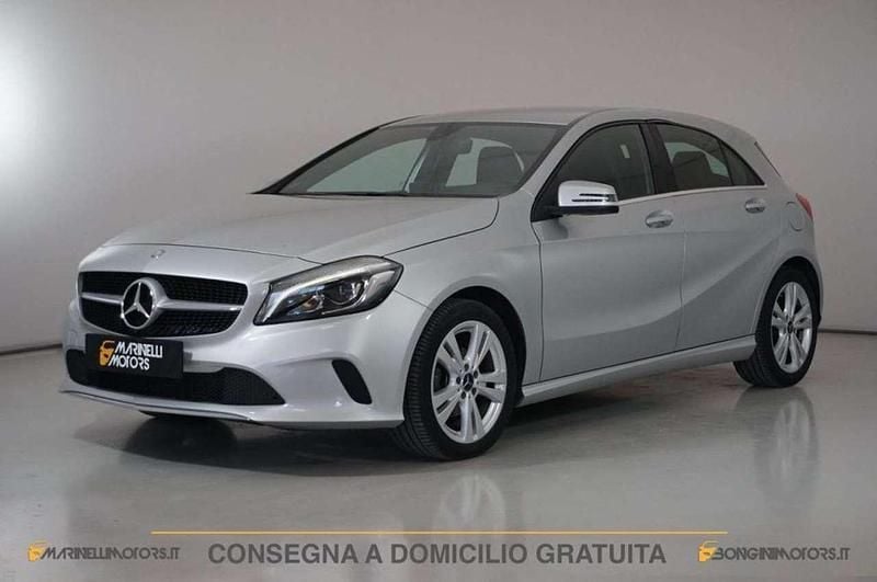 Argento Usata 2015 Mercedes A180 Tre volumi | 7900 € (Super prezzo) - Immagine 1/4