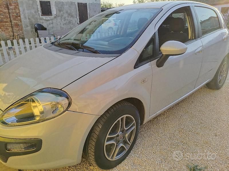 Usata Fiat Punto 2011 Grigio Utilitaria